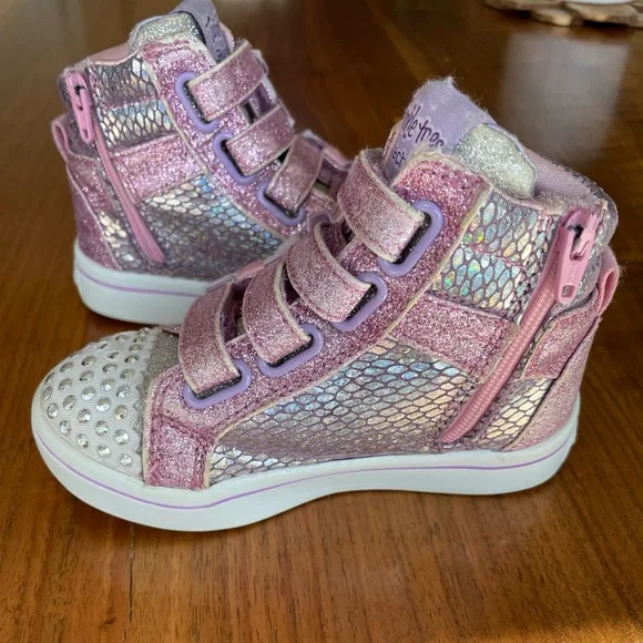 SKECHERS
Twinkle Toes Miss Holla Glam Light-Up High Top Sneakers. - Picture 5 of 11
